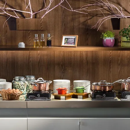 Отель Clarion Congress